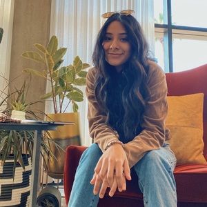 Meet your Posher, Yuritzy